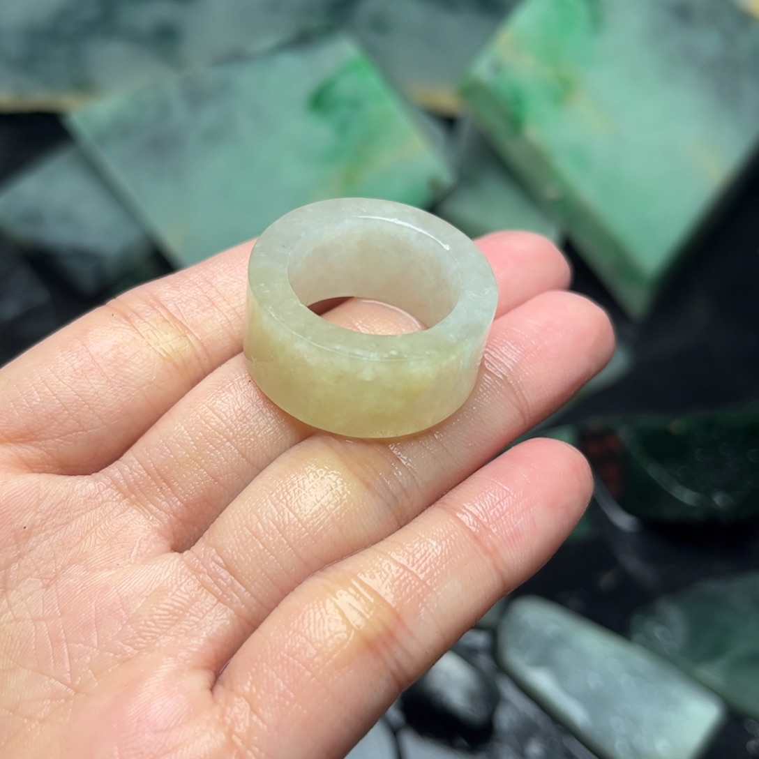 翡翠未镶嵌颈饰翡翠10