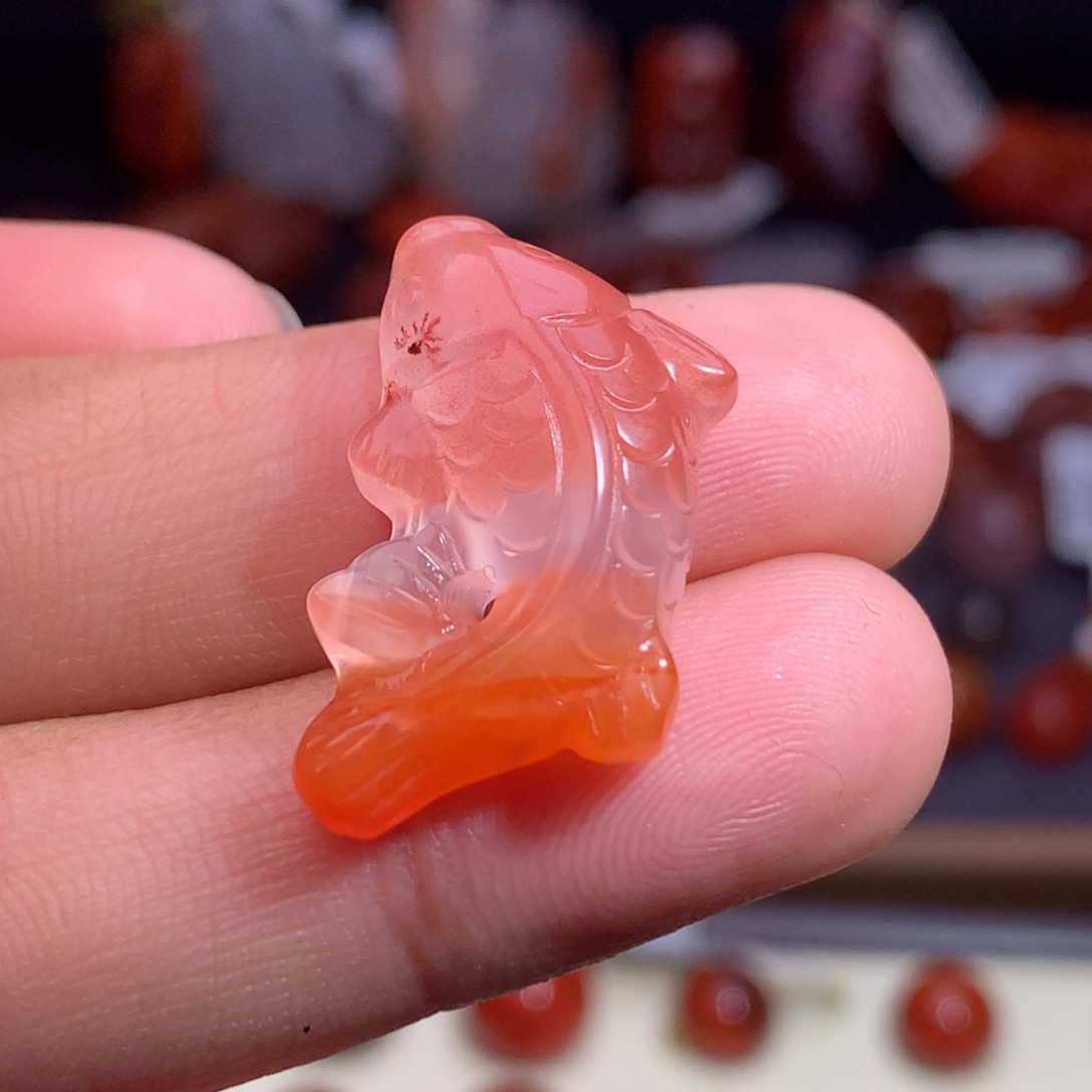 南红玛瑙未镶嵌珠宝半成品草花锦鲤 