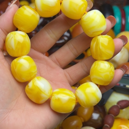 琥珀手串未镶嵌蜜蜡