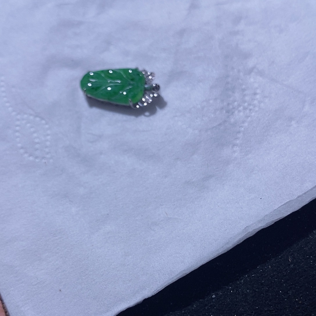 翡翠吊坠(不含链)18K金镶嵌