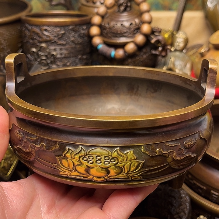 精美铜器批发档口