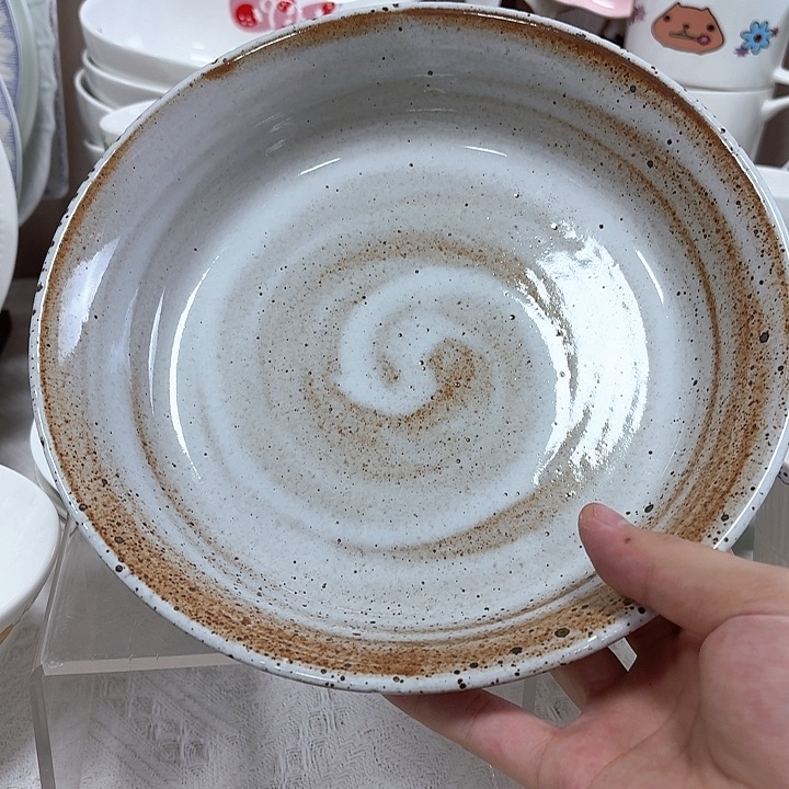 芝麻汤碗。          