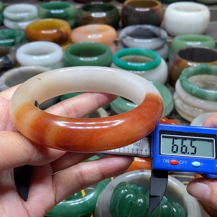 石英质玉手镯未镶嵌