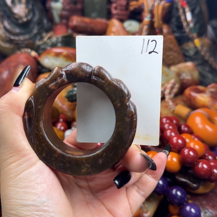 透闪石质玉未镶嵌珠宝奇石