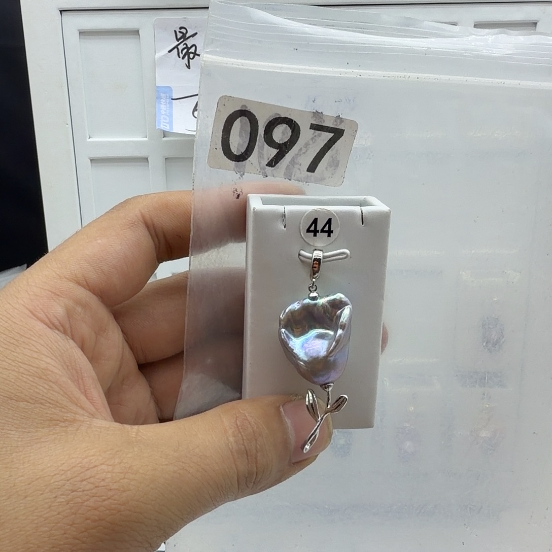 淡水珍珠颈饰合金