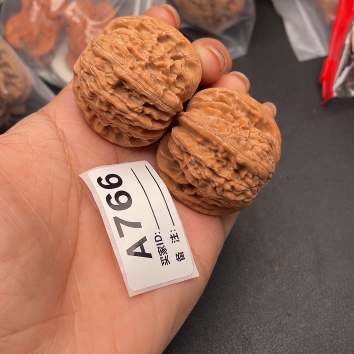 文玩核桃吊坠核桃