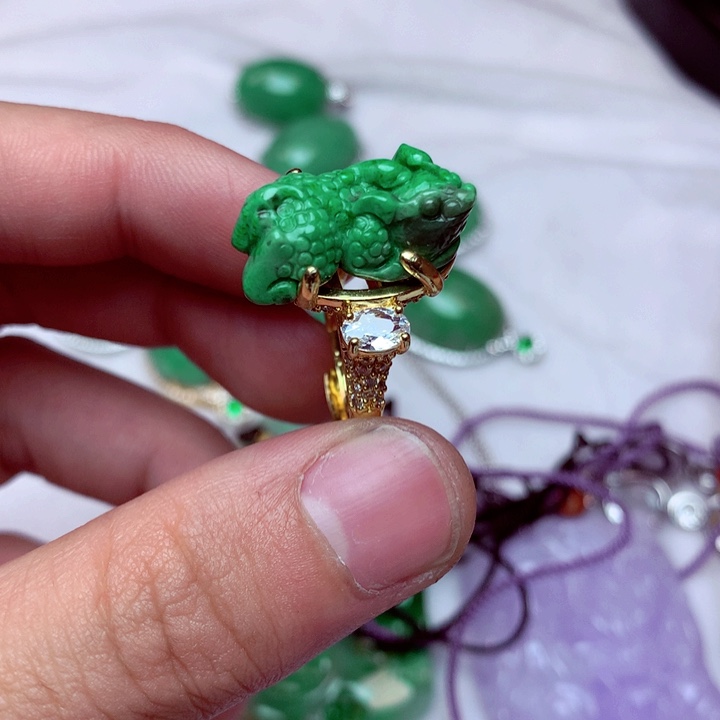 翡翠吊坠(不含链)未镶嵌