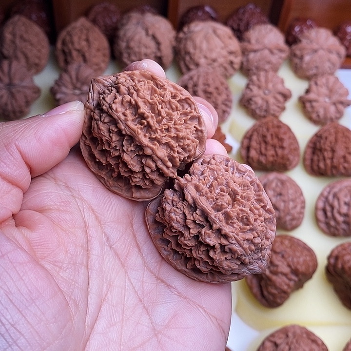 【闪购商品】文玩核桃把件老****火40满天星