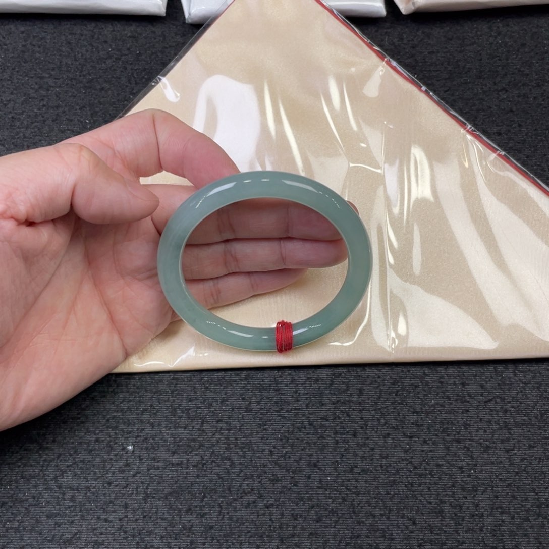 翡翠手镯未镶嵌55圆条