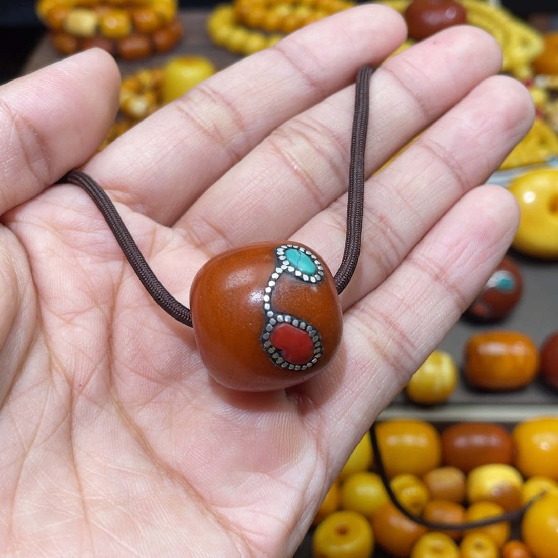 蜜蜡未镶嵌裸石墩子