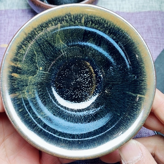 茶盏江***哥微瑕龙窑柴烧宰相杯