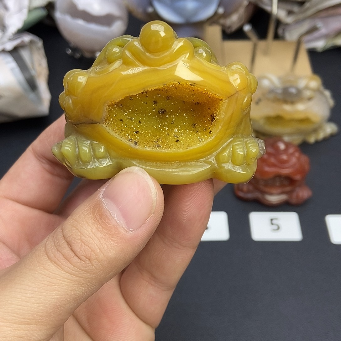 玛瑙/玉髓未镶嵌珠宝奇石