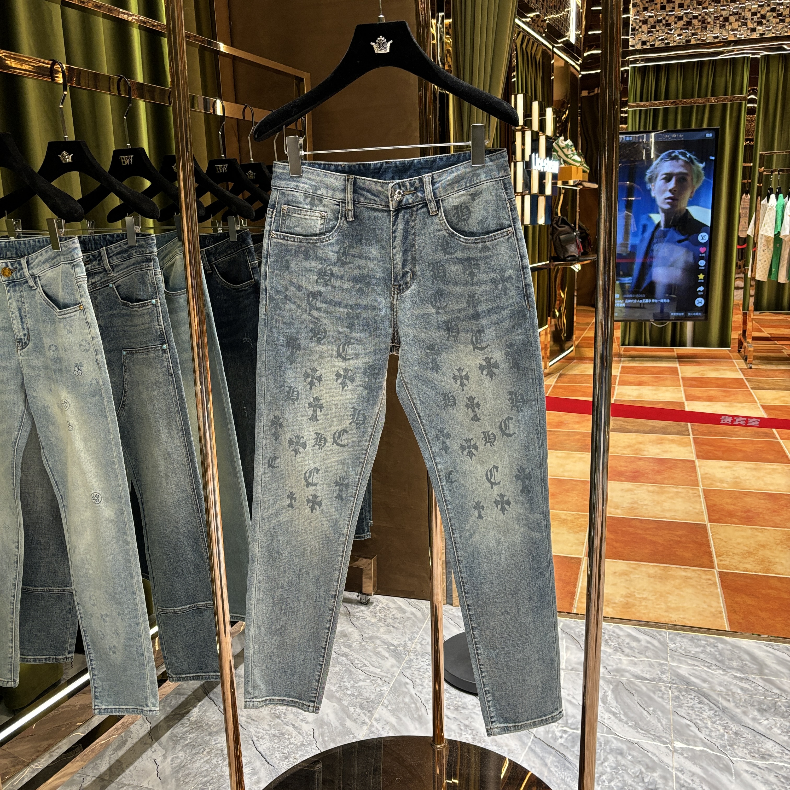 AX-TD【新款牛仔裤】 2025年春夏款轻奢潮牌定制洗水牛仔裤（77078）