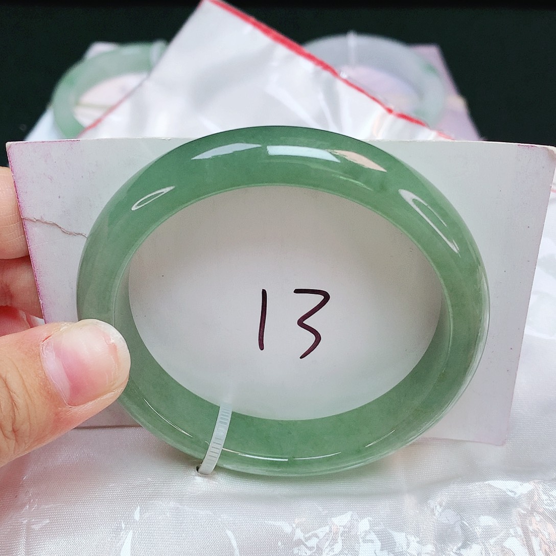 翡翠未镶嵌手镯正圈57.1