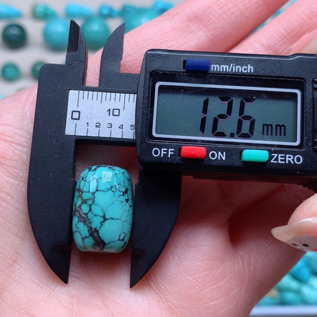 绿松石颈饰未镶嵌