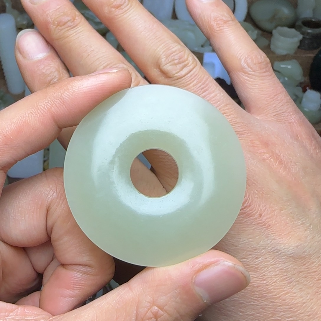 和田玉挂件未镶嵌素面玉璧