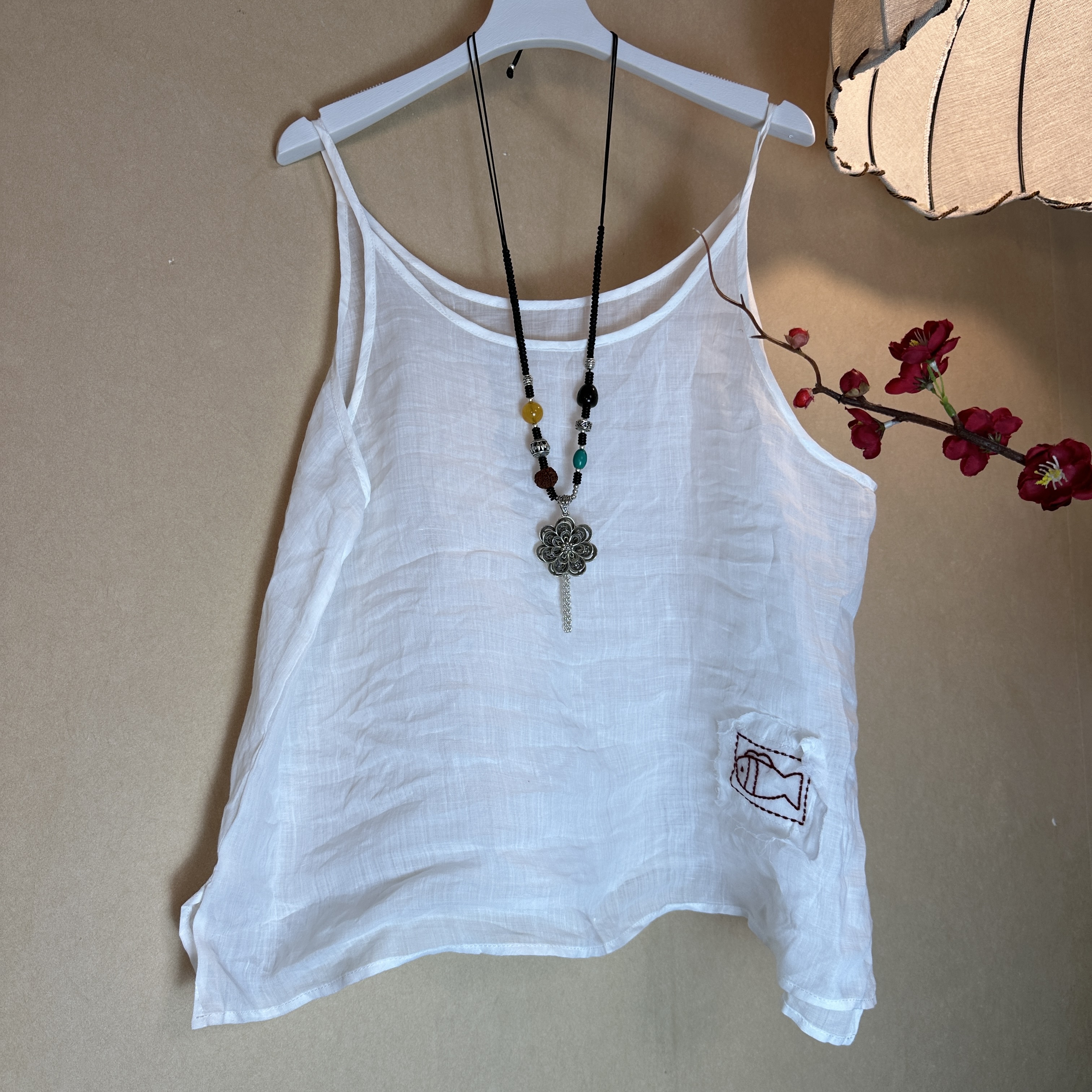 【语禾】3131福利款小鱼刺绣宽松百搭打底吊带背心（长60胸围122）