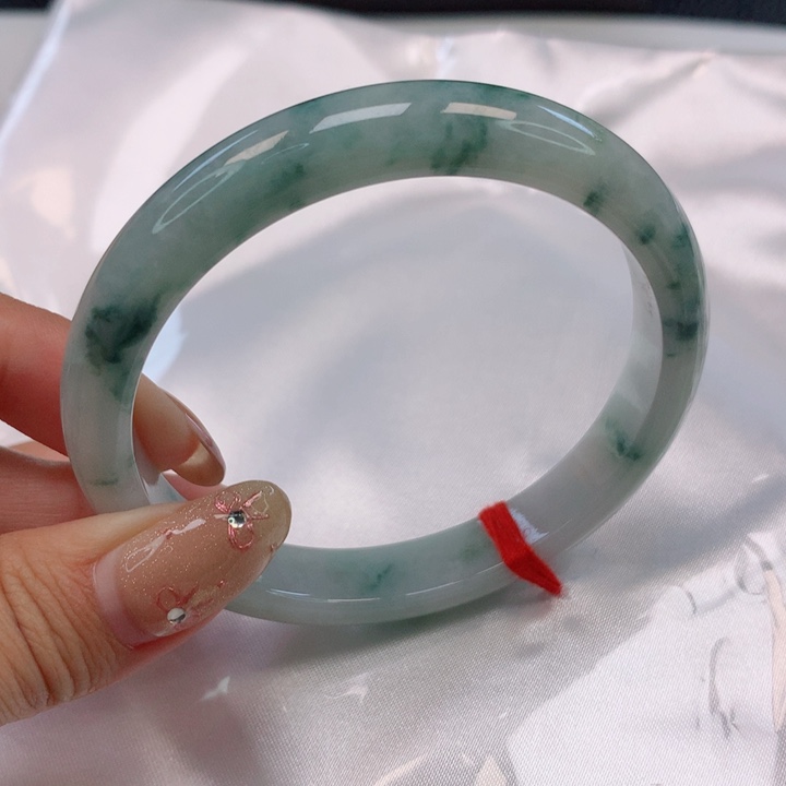 翡翠手镯未镶嵌58圈