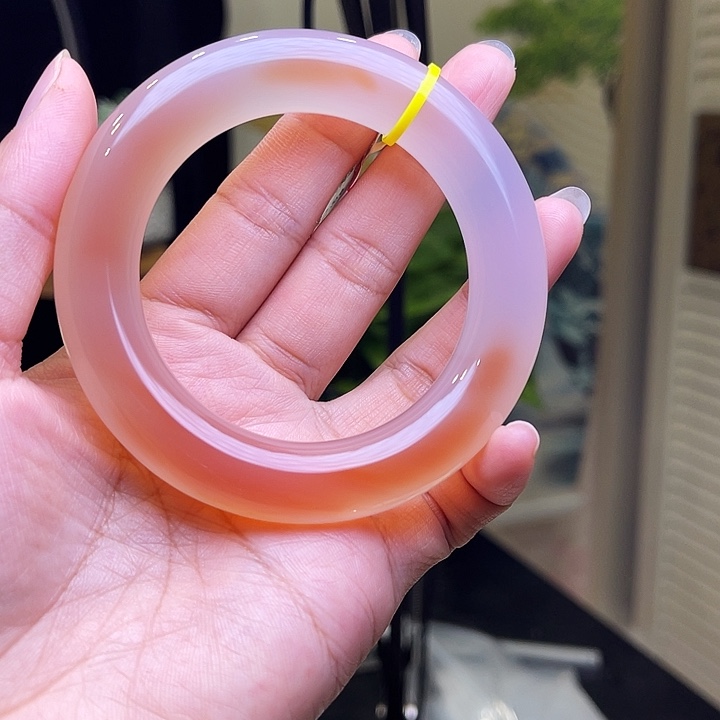 晨****玛瑙/玉髓手镯未镶嵌