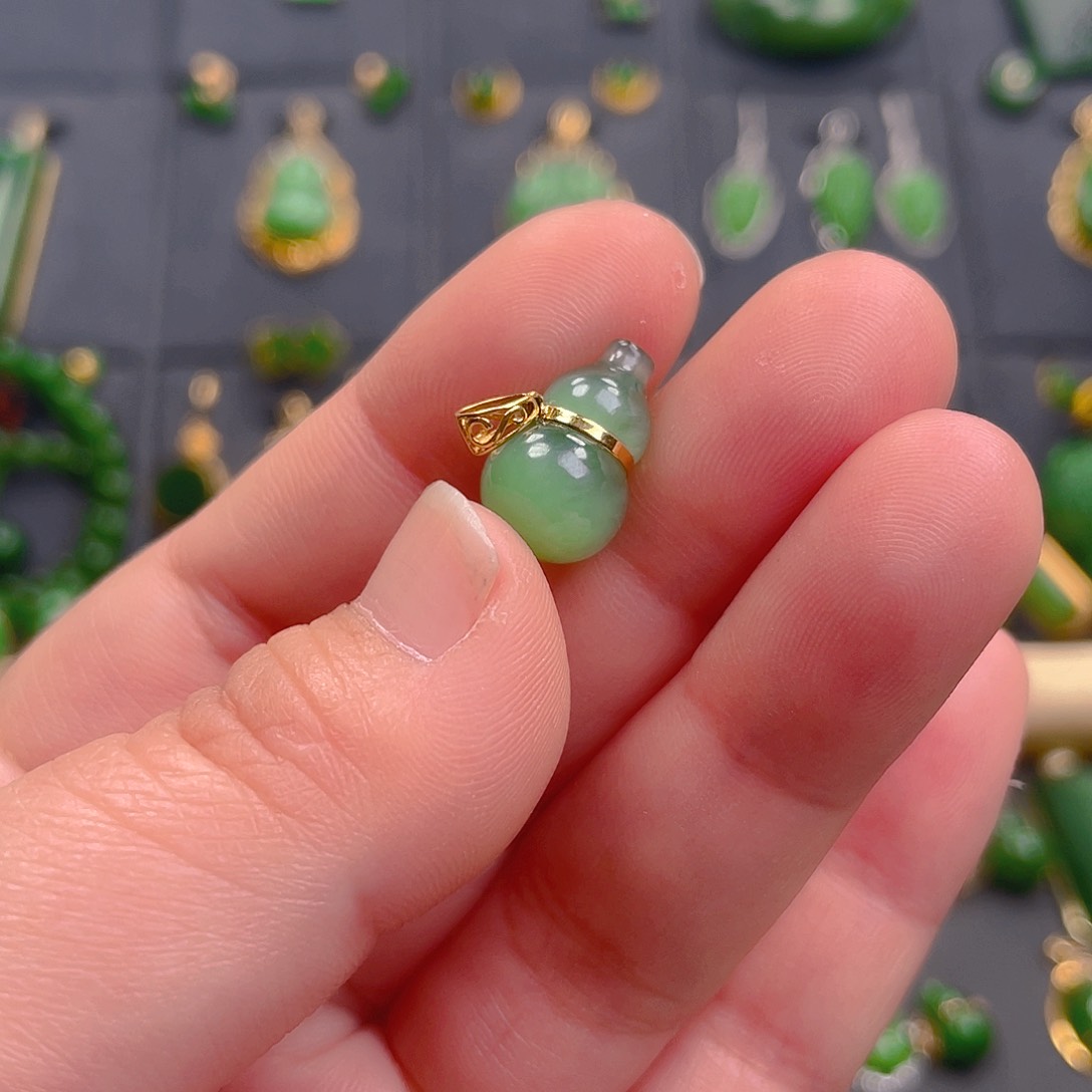 和田玉（碧玉）吊坠(不含链)18K金镶嵌498