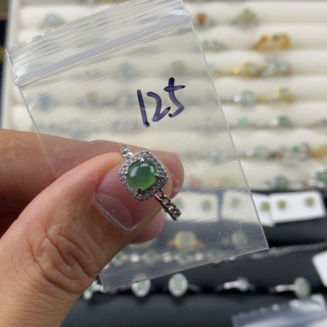 陆***一翡翠银S925镶嵌戒指125