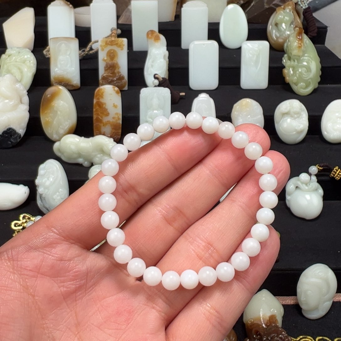 和田玉颈饰未镶嵌