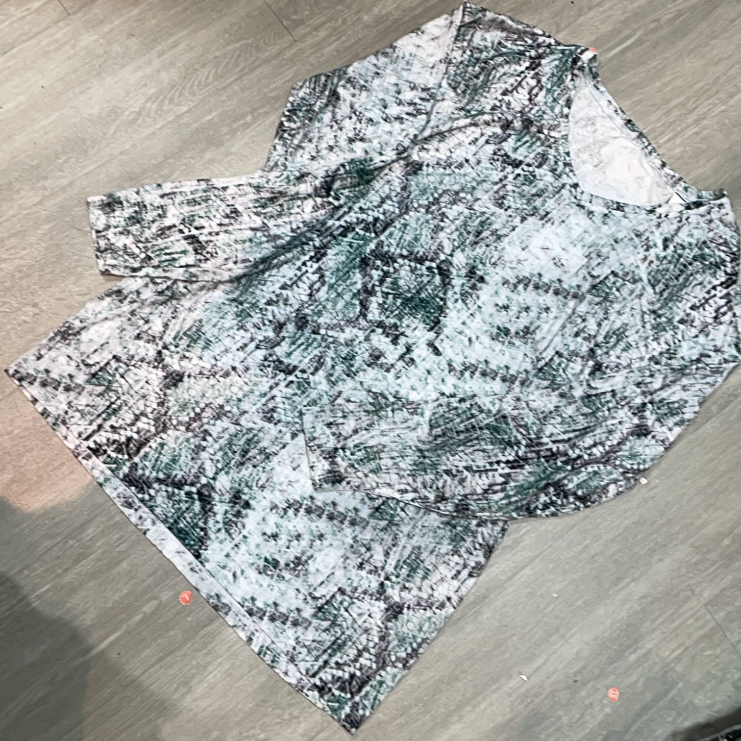 V领时尚水墨晕染长袖针织打底衫(瑕疵黄点介意勿拍）-果梓512