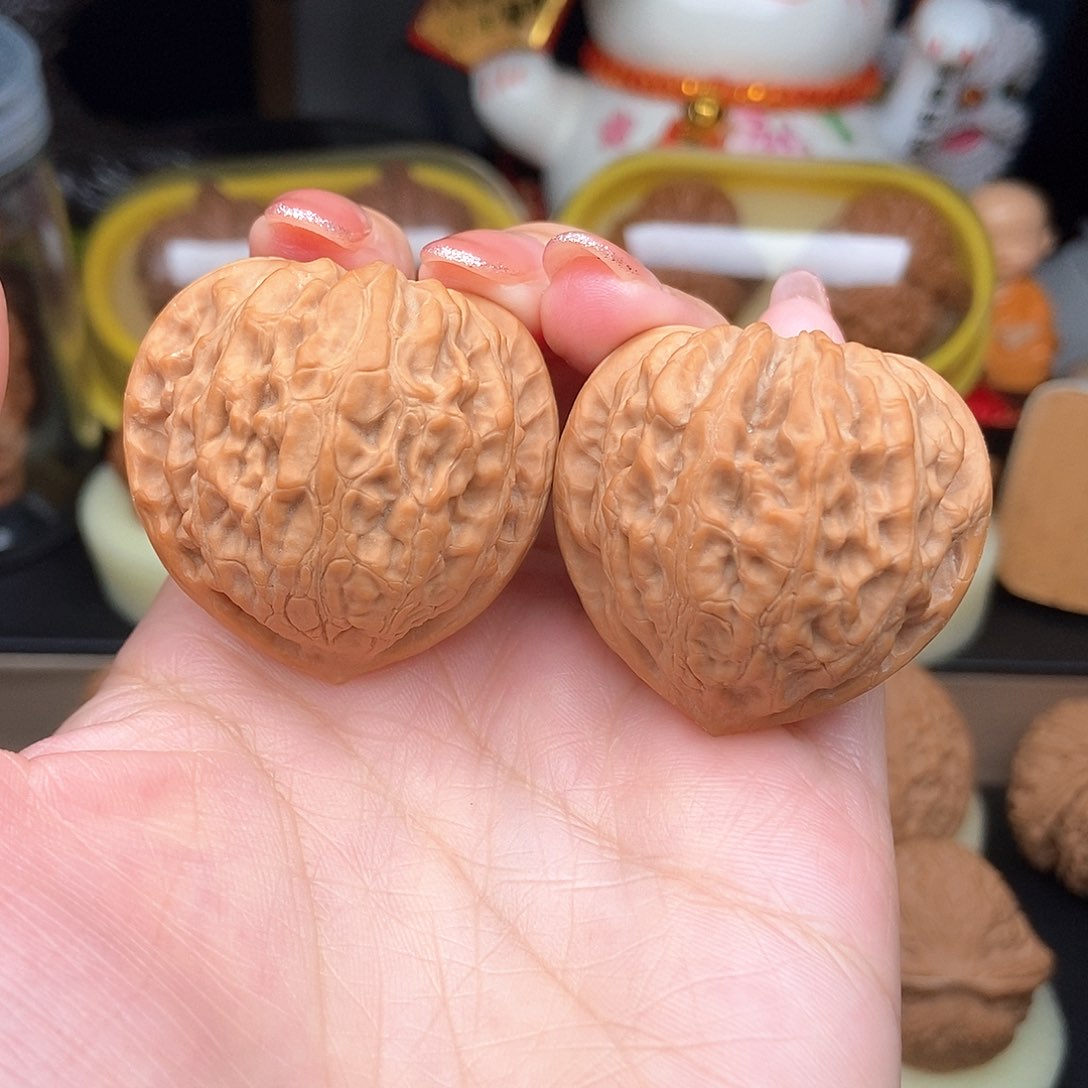 文玩核桃吊坠39桃心牛