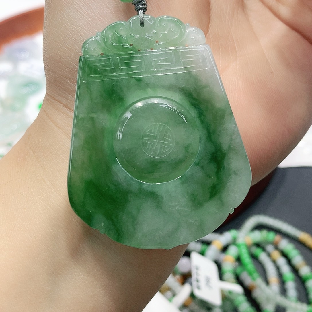 翡翠未镶嵌颈饰缅甸天然翡翠