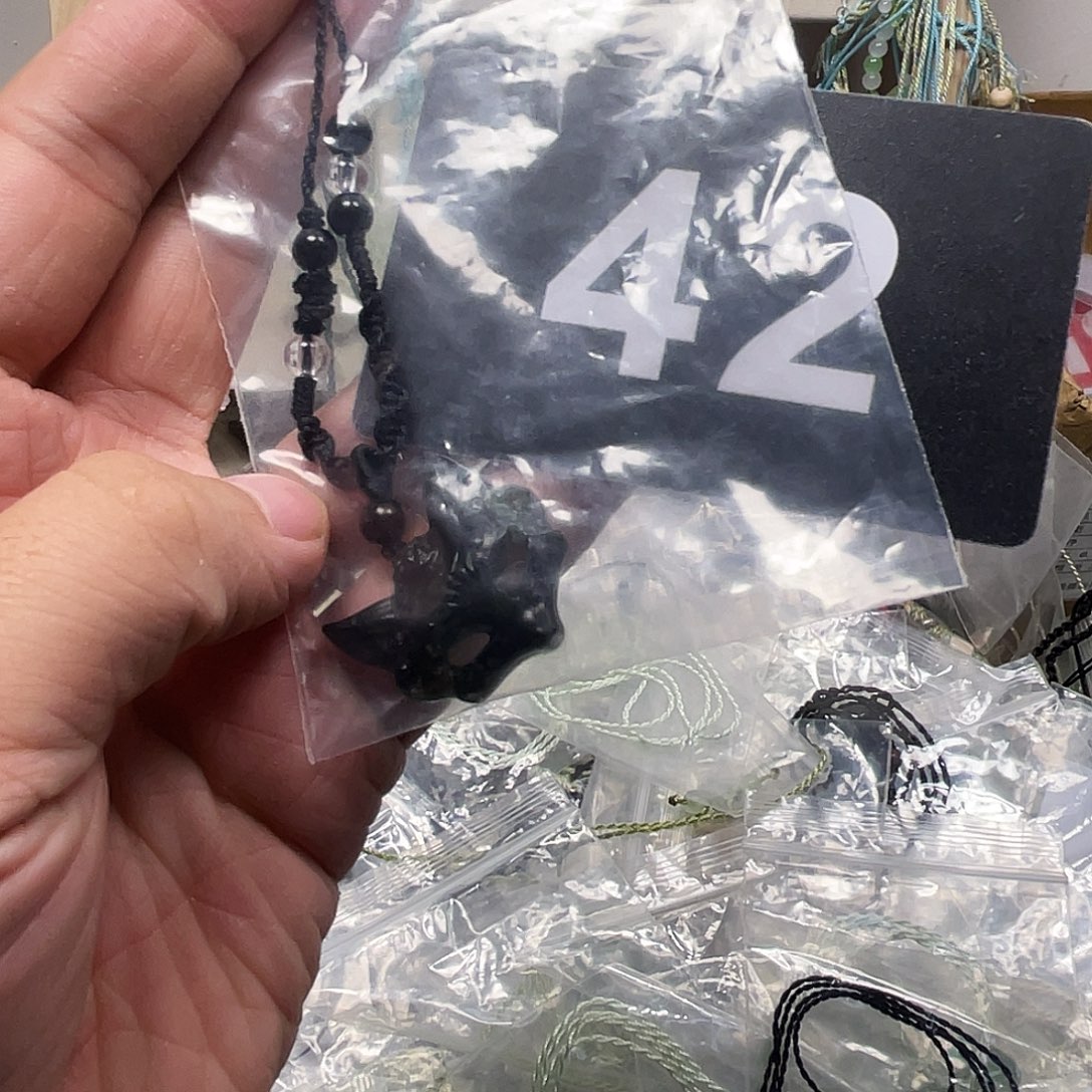 蛇纹石玉合金颈饰