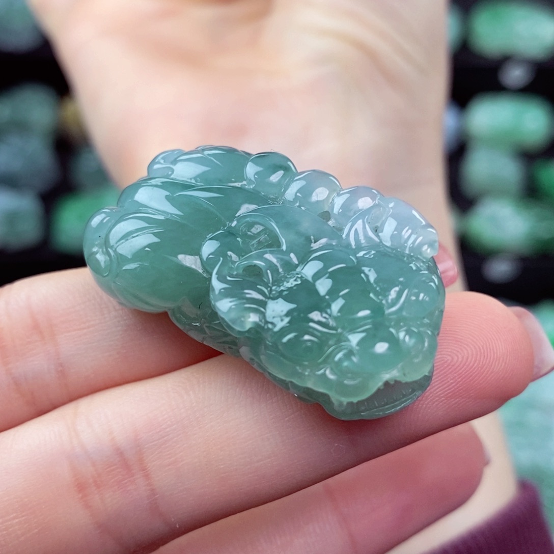 翡翠颈饰未镶嵌天然