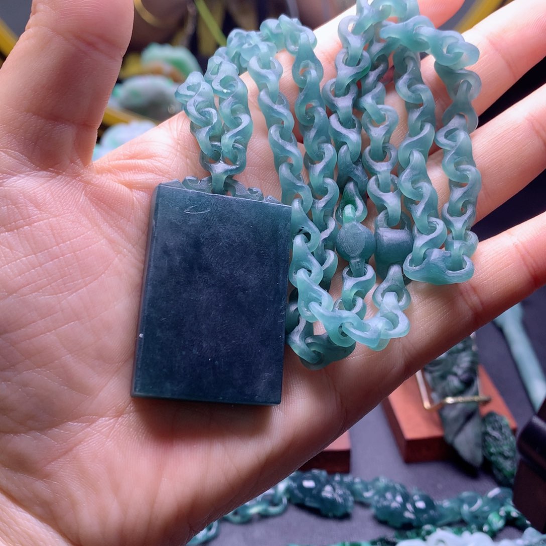 未镶嵌定制翡翠我**贝翡翠