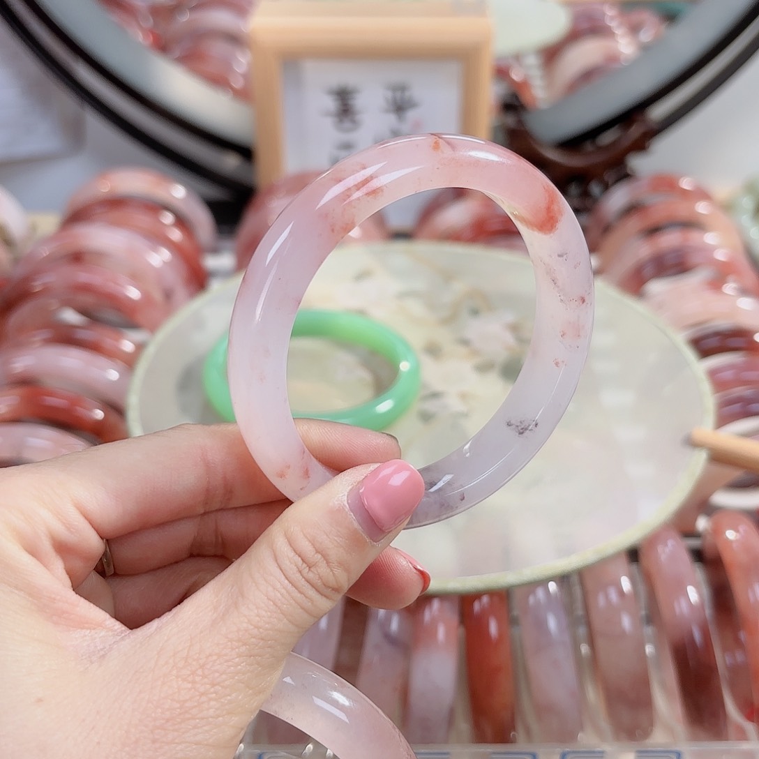 石英质玉手镯未镶嵌雨*?