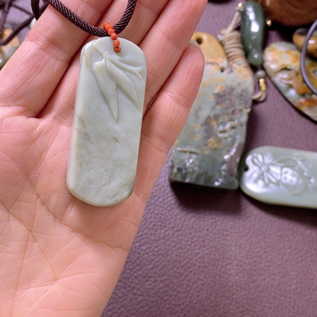 岫岩河磨玉（透闪石质玉）挂件未镶嵌刚*?