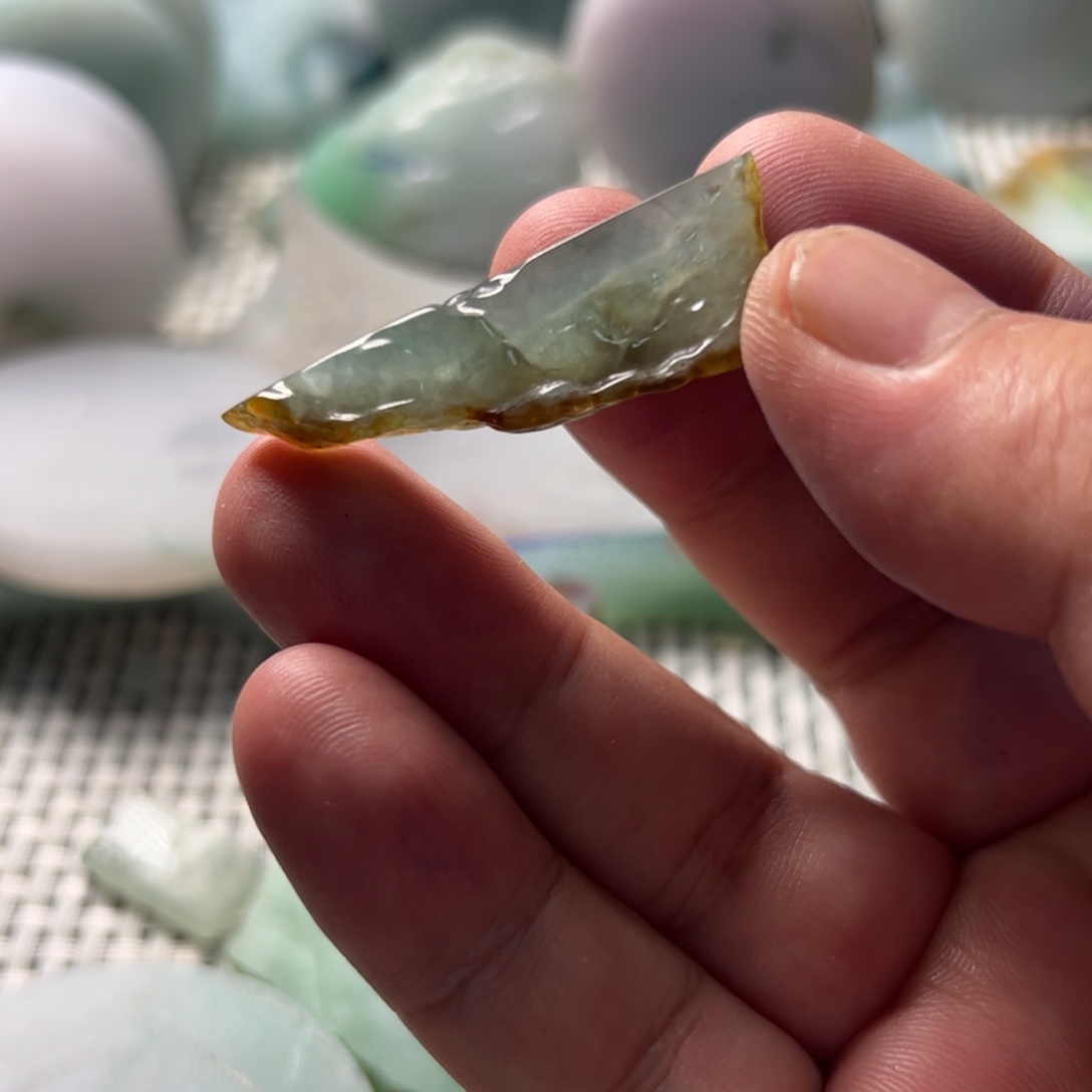 定制翡翠未镶嵌边角