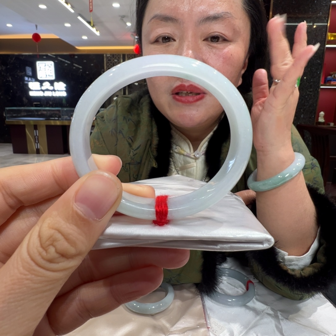 转***子翡翠未镶嵌手镯贵妃福利不退不换