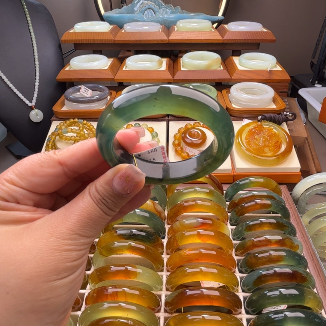 蛇纹石玉未镶嵌51-52