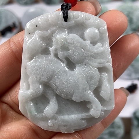 翡翠颈饰未镶嵌麒麟福利