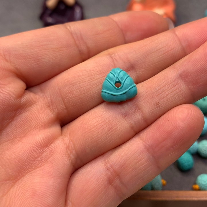 绿松石颈饰未镶嵌