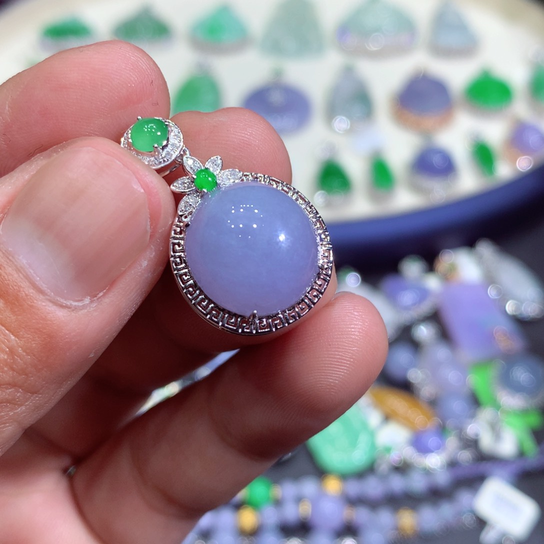 翡翠吊坠(赠链)18K金镶嵌