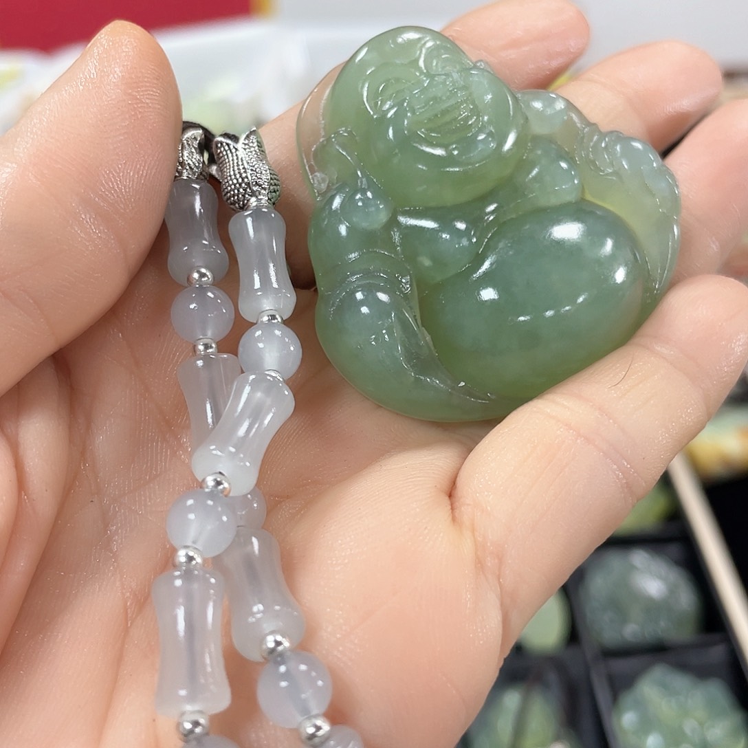 蛇纹石玉颈饰未镶嵌