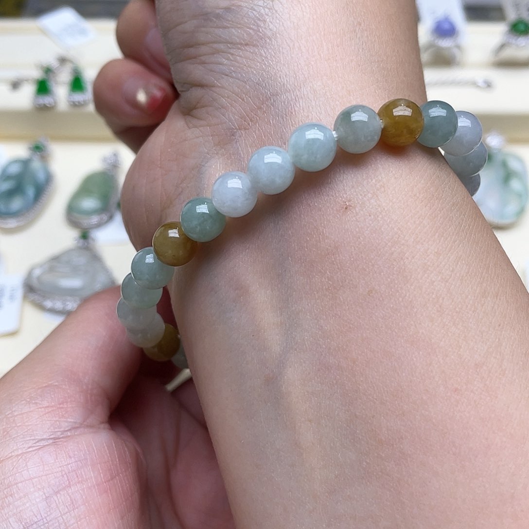 翡翠未镶嵌颈饰回流