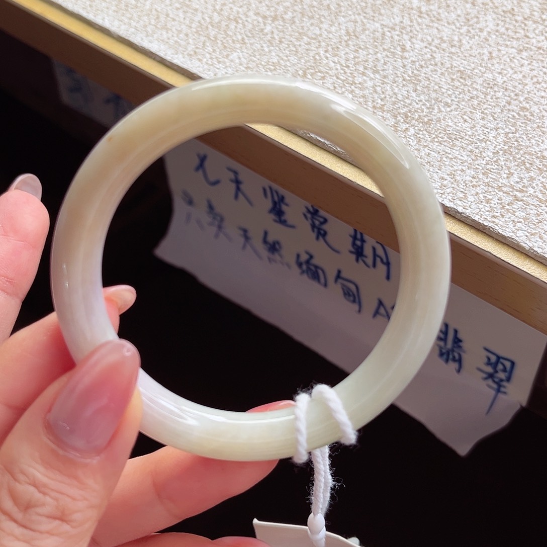 翡翠未镶嵌手镯手镯