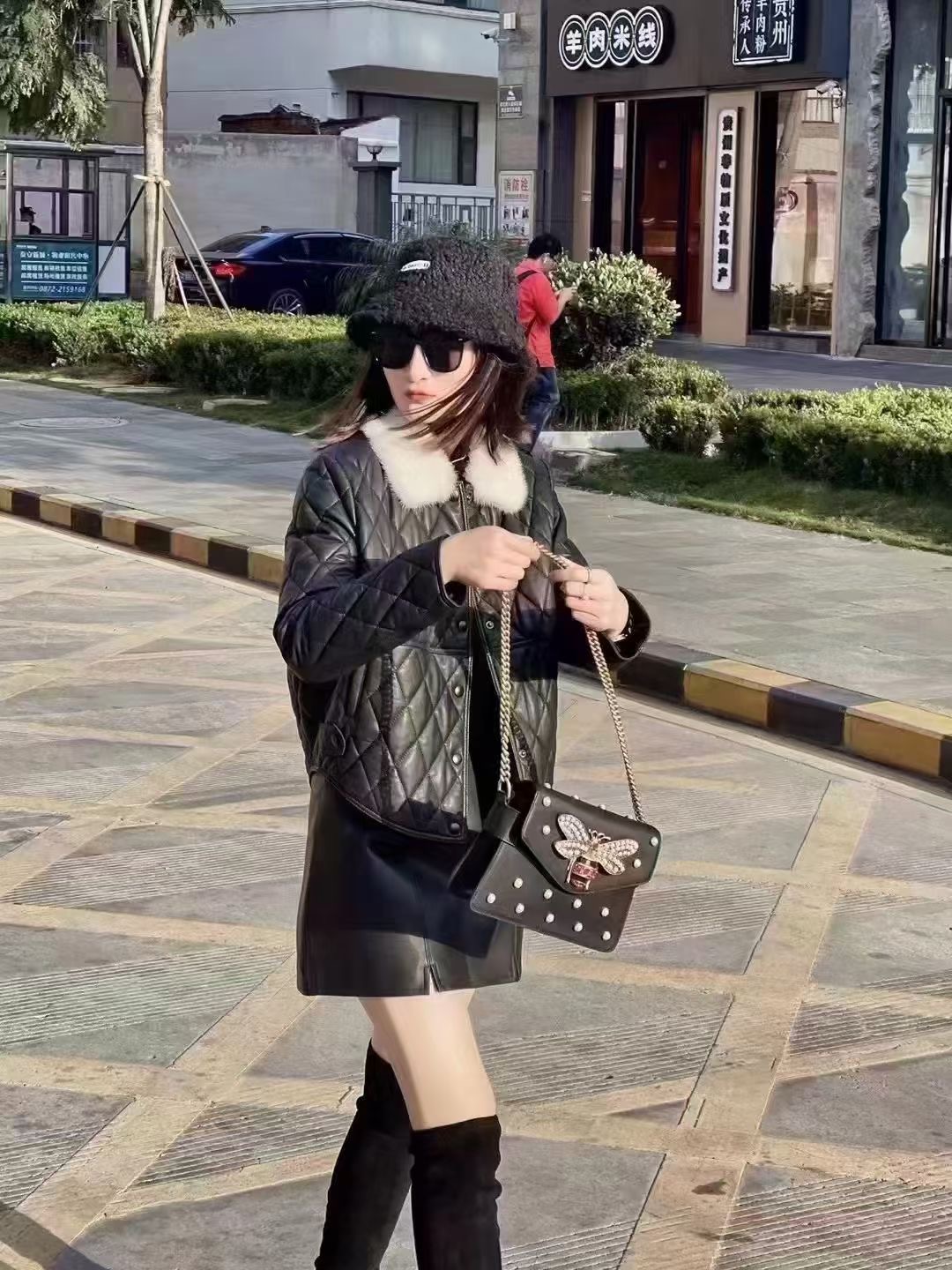 绗缝工艺水貂毛领绵羊皮皮羽绒