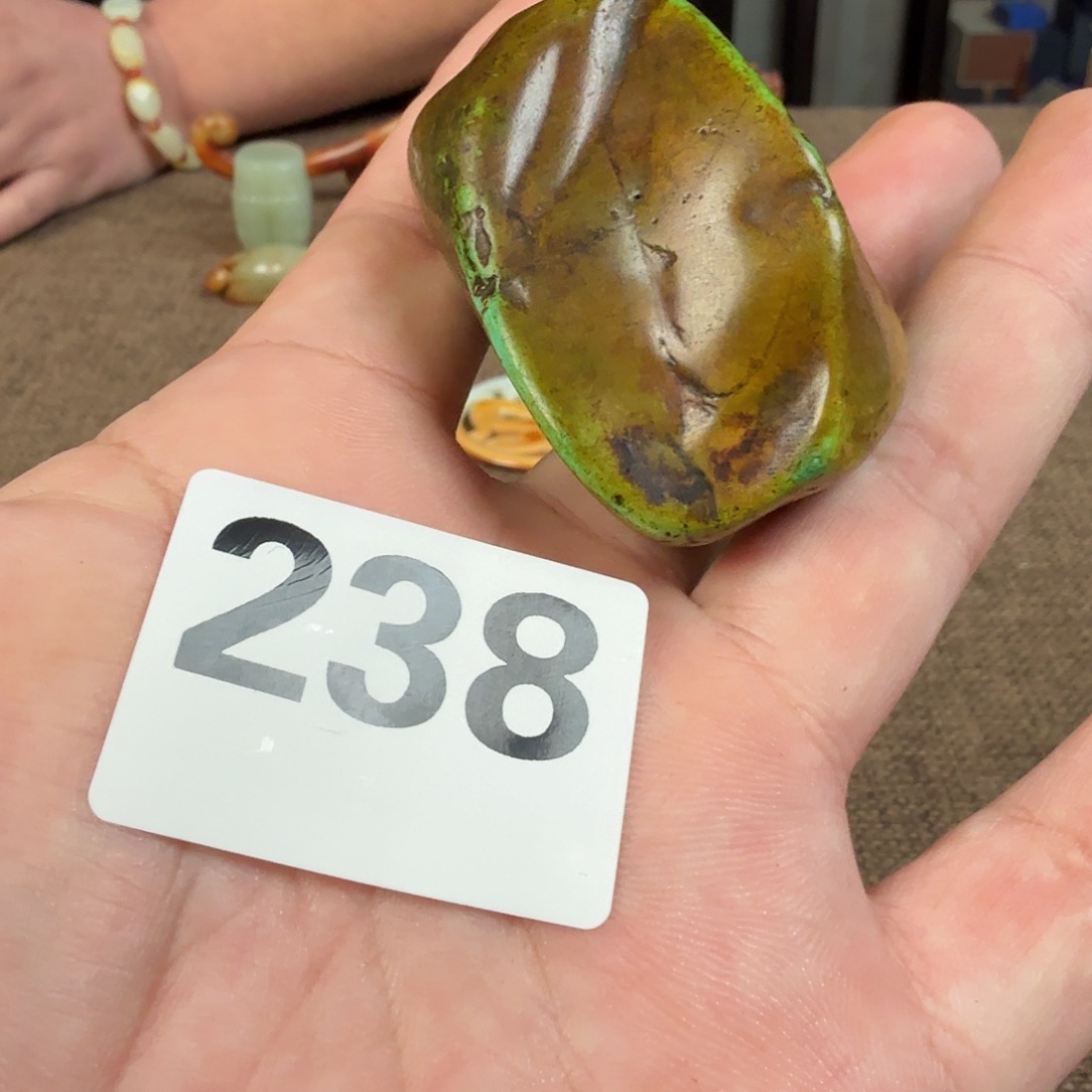 和田玉（糖玉）未镶嵌珠宝半成品田