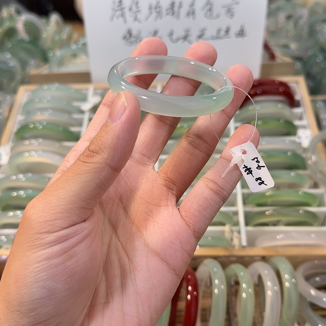 玛瑙/玉髓未镶嵌手镯圈口50.6