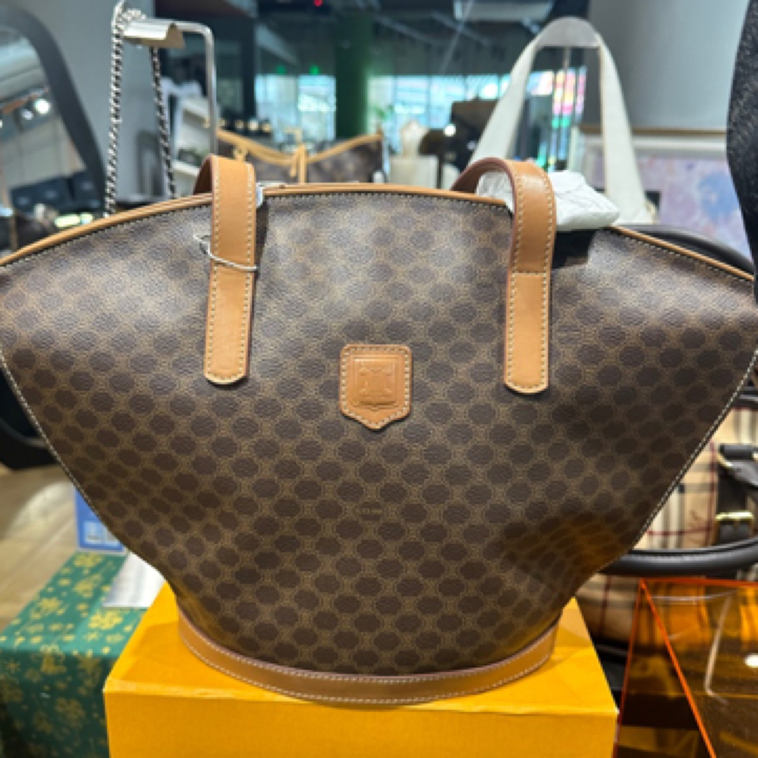 95新 Celine/思琳 95新 思琳贝壳托特包