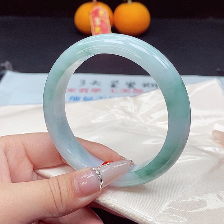 翡翠手镯未镶嵌58.7圈