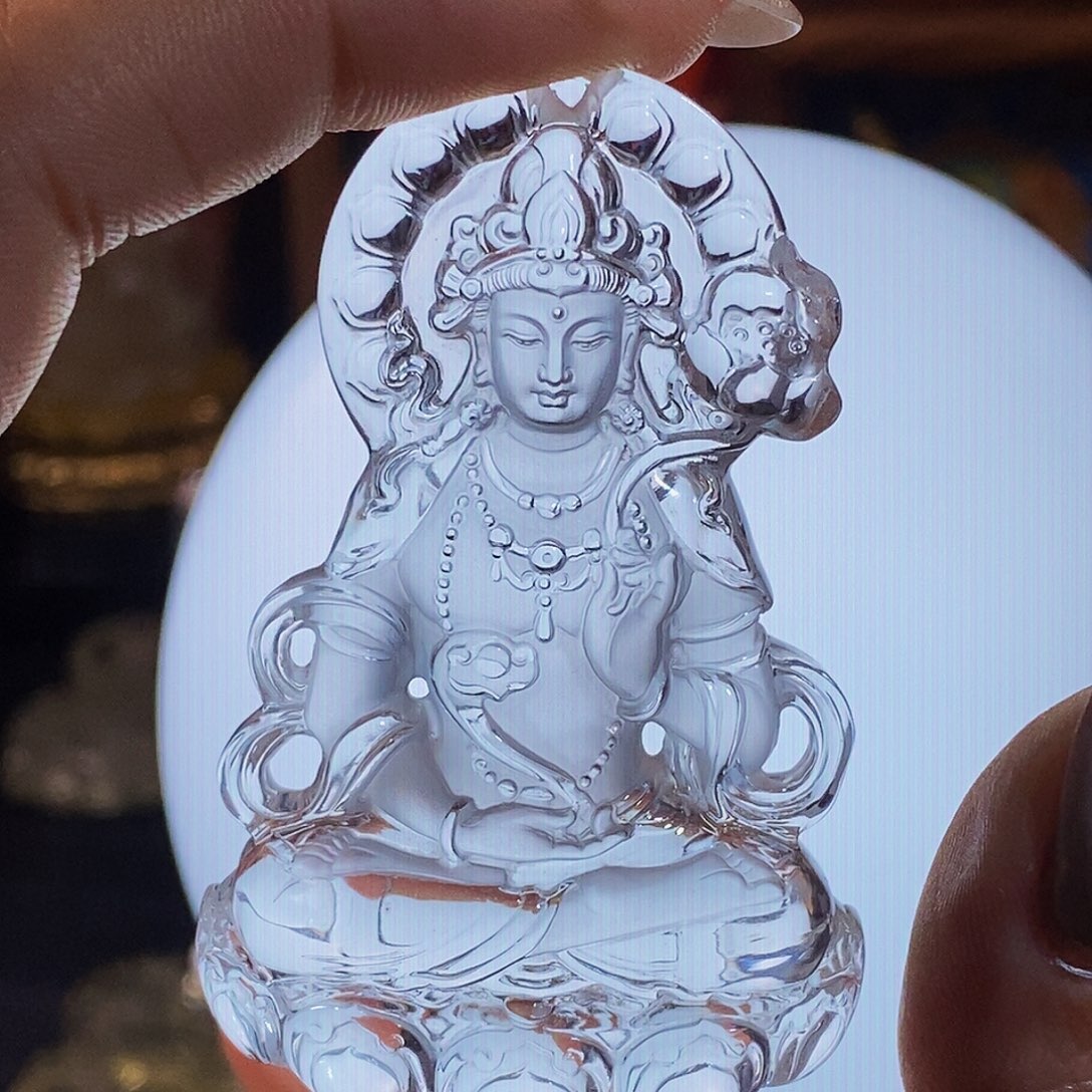 威***秒未镶嵌颈饰水晶吊坠