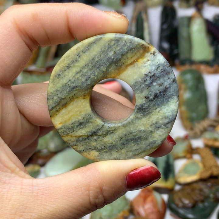 岫岩河磨玉（透闪石质玉）挂件未镶嵌